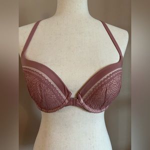 Victoria’s Secret bra, size 32DD, mauve